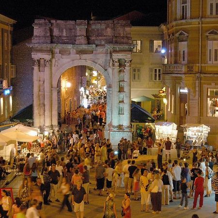Guest House Hotel Riviera Pula Exterior foto